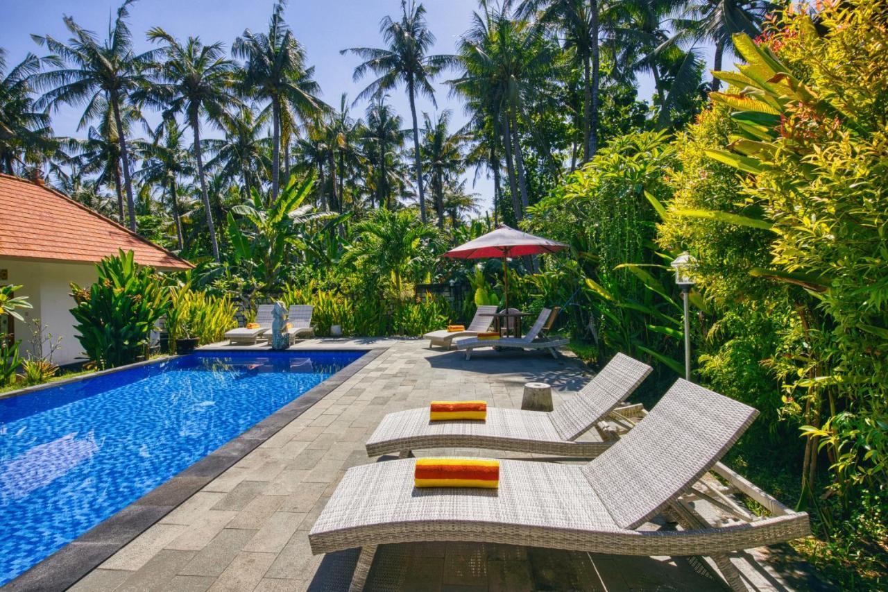 Coconut Hill Cottage Batununggul エクステリア 写真