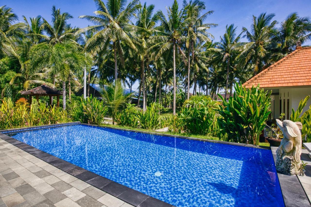 Coconut Hill Cottage Batununggul エクステリア 写真